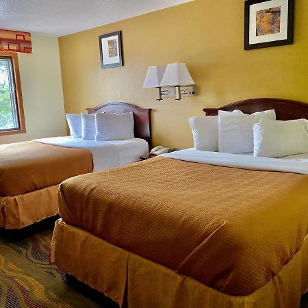 Travelodge By Wyndham La Porte/Michigan City Area Esterno foto