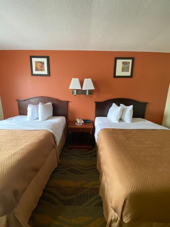 Travelodge By Wyndham La Porte/Michigan City Area Esterno foto