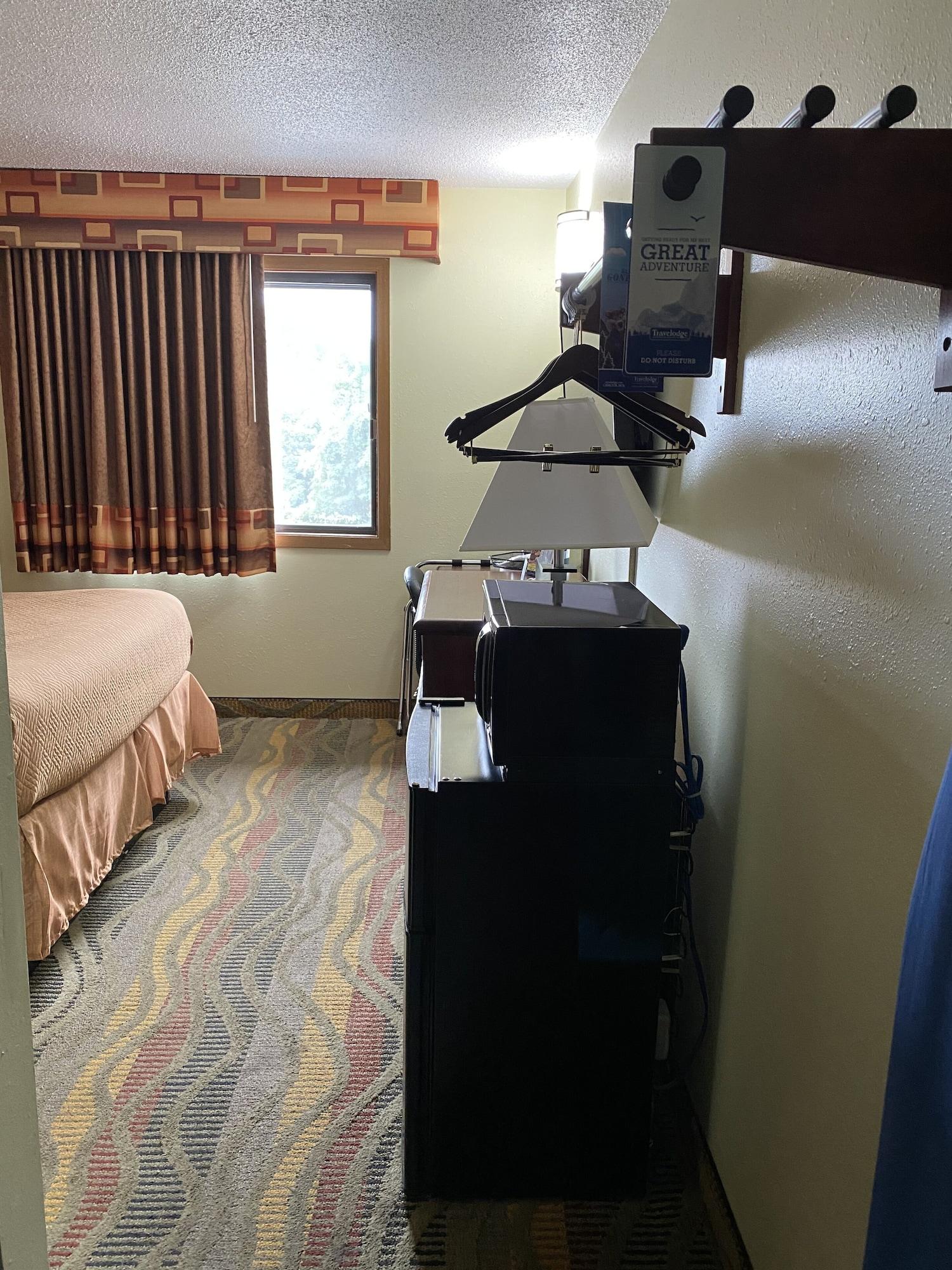 Travelodge By Wyndham La Porte/Michigan City Area Esterno foto