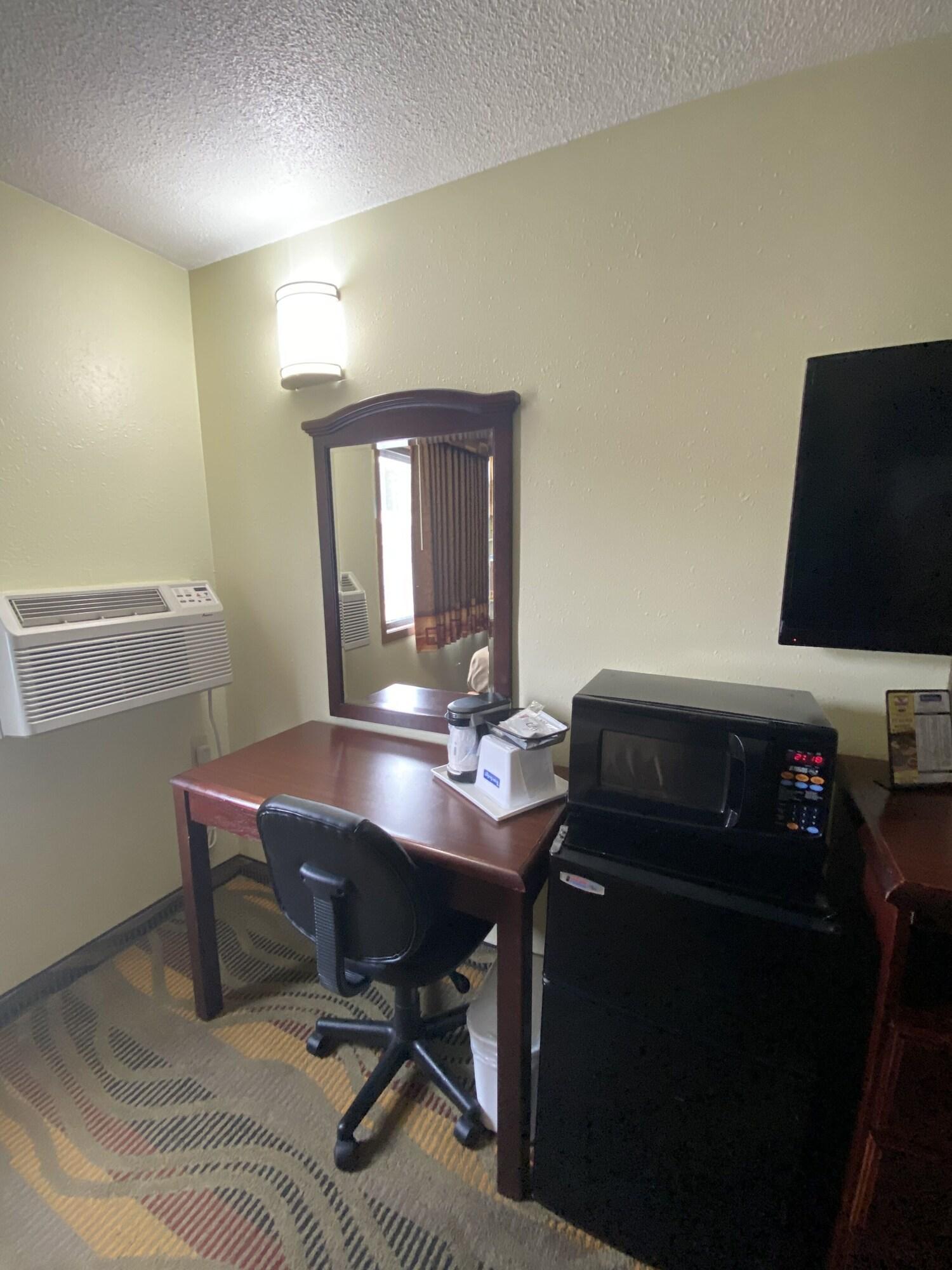 Travelodge By Wyndham La Porte/Michigan City Area Esterno foto