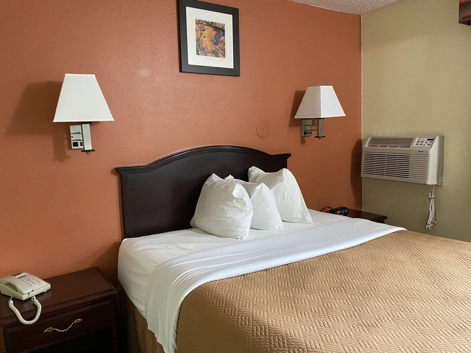 Travelodge By Wyndham La Porte/Michigan City Area Esterno foto