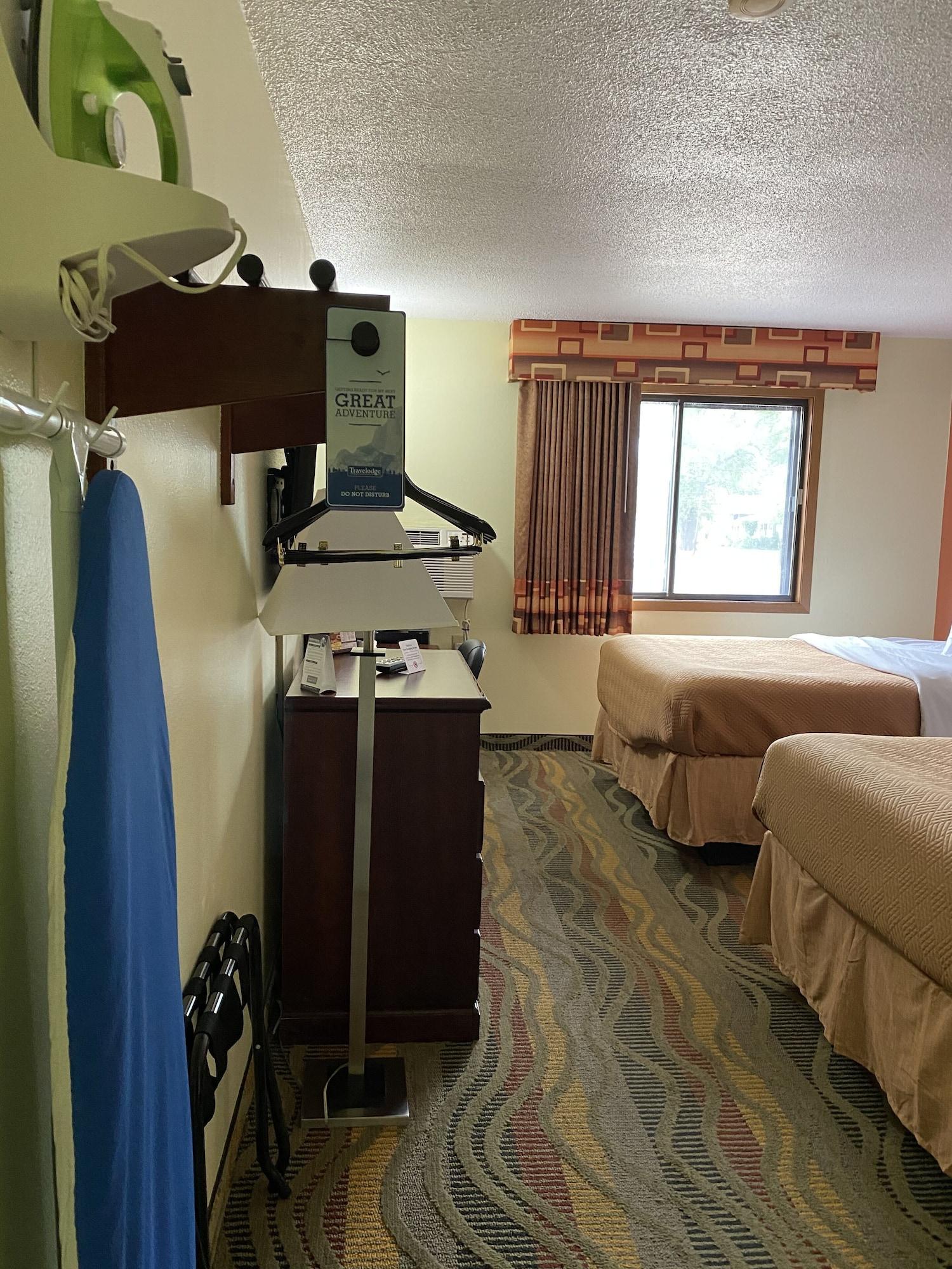 Travelodge By Wyndham La Porte/Michigan City Area Esterno foto