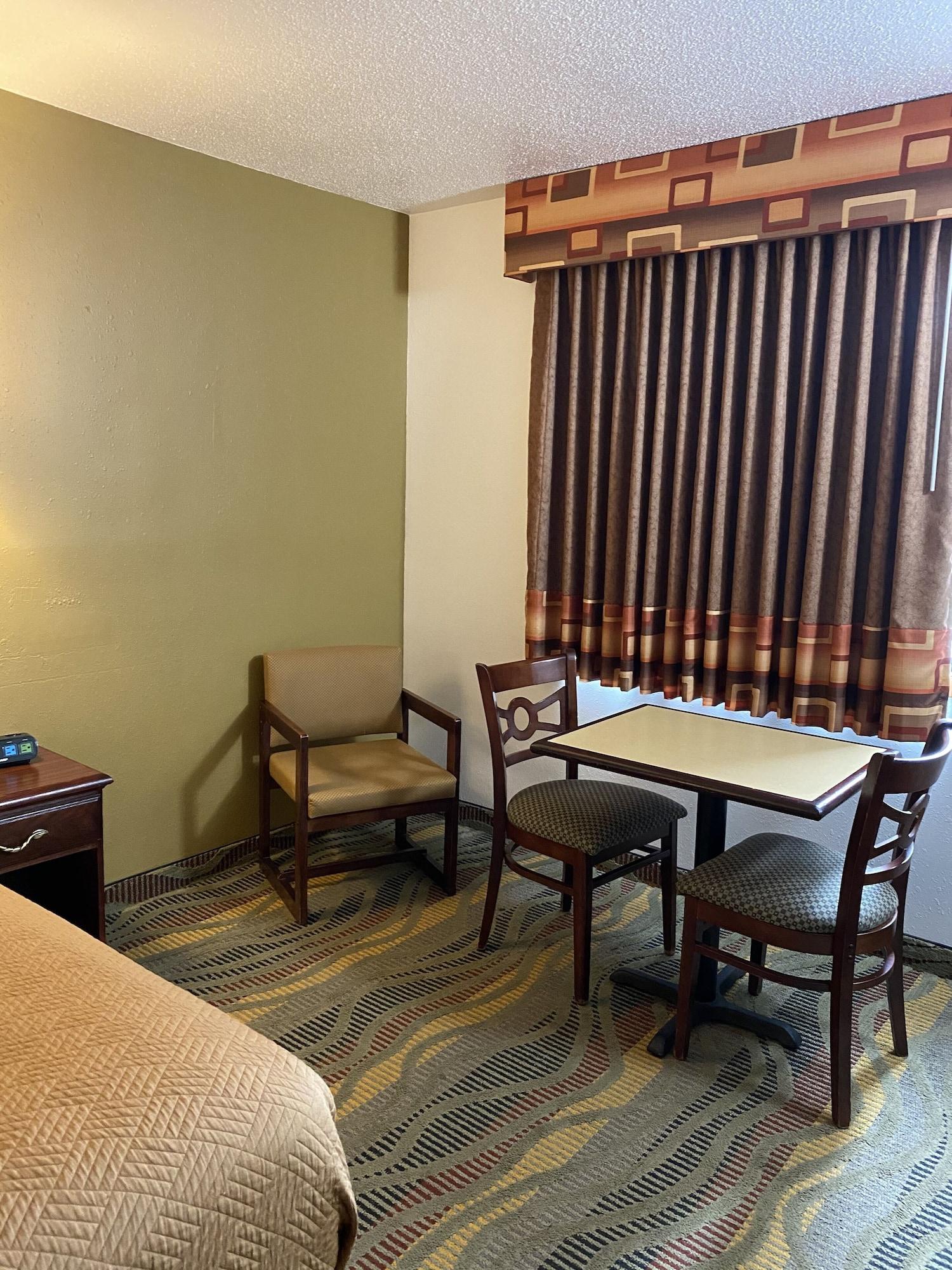 Travelodge By Wyndham La Porte/Michigan City Area Esterno foto