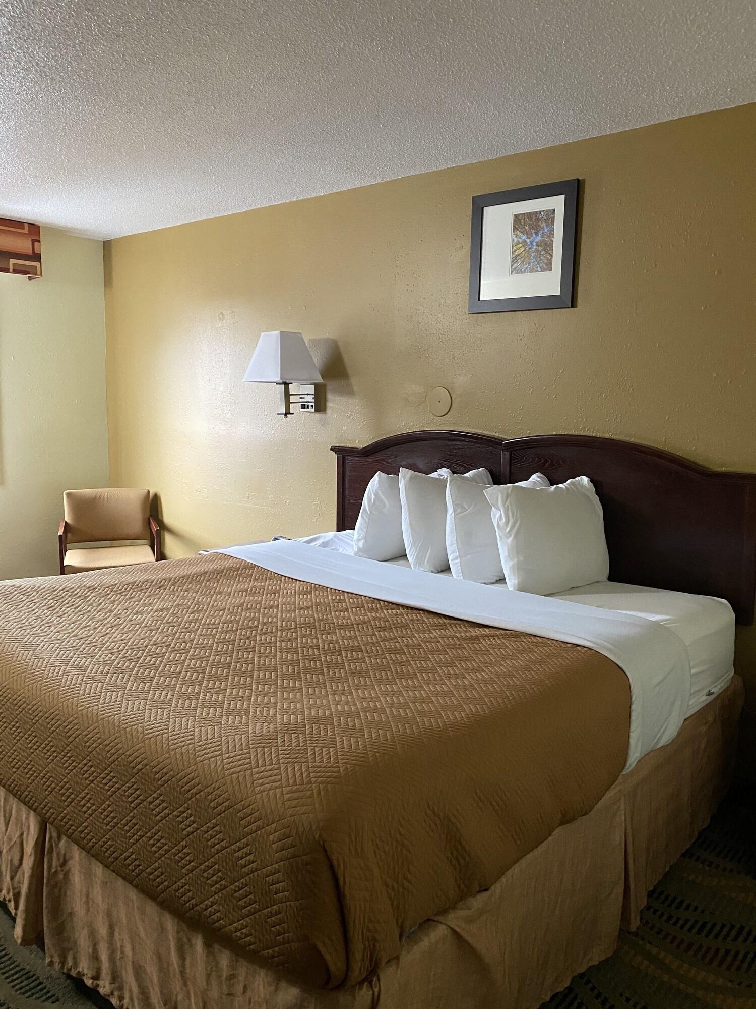 Travelodge By Wyndham La Porte/Michigan City Area Esterno foto